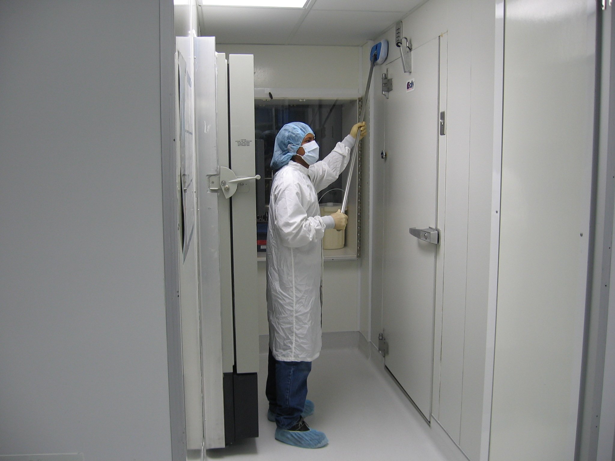 free-cleanroom-cleaning-process-guide